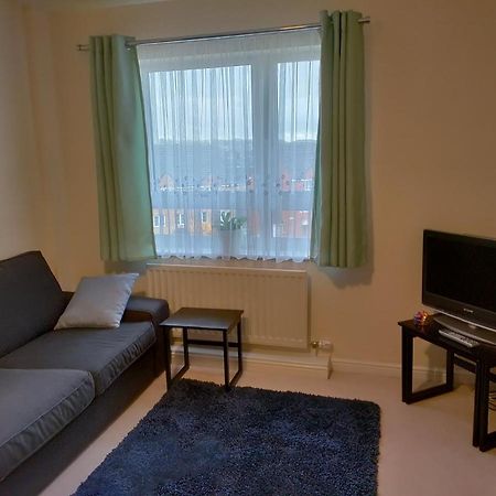 Double Room In A Top Floor Shared Apartment Нортхамптън Екстериор снимка